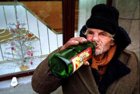 Traktioun op Alkohol a seng Behandlung